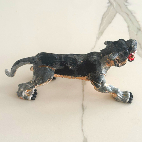 Cave lion from the - ice, age